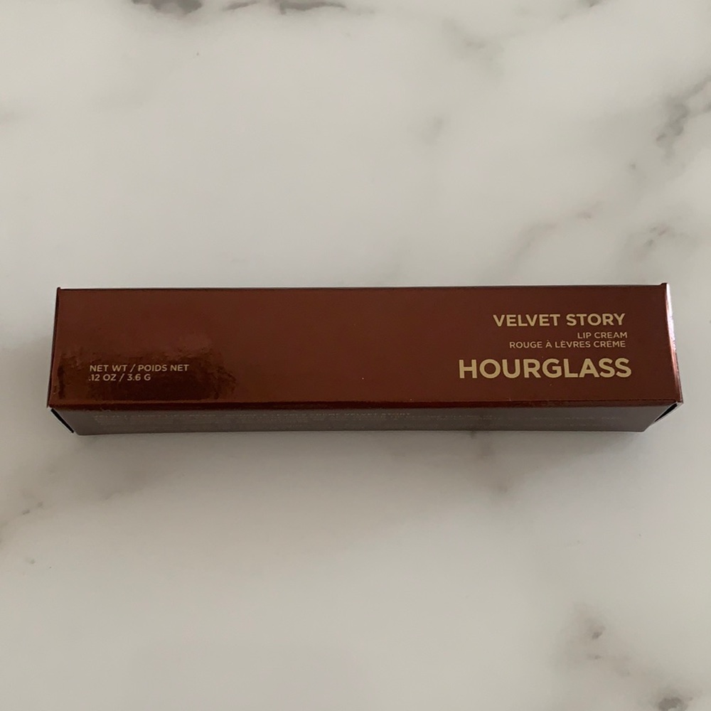 Hourglass velvet story lip cream